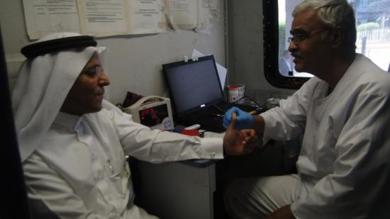  المدير العام للبنك ٫الأستاذ/ مساعد المنيفي - يشارك في حملة التبرع بالدم .