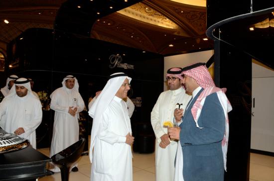  المدخل الرئيسي لمعرض المقتنيات العالمية الفاخرة في فندق الريتز كارلتون برعاية البنك السعودي للاستثمار