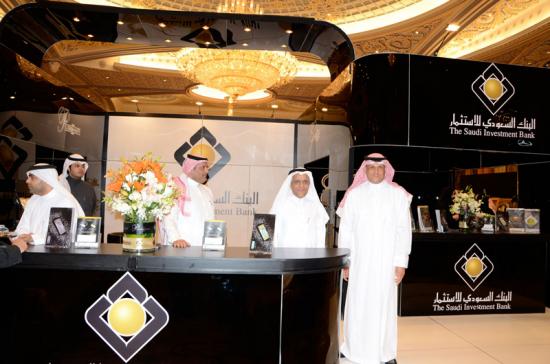  المدخل الرئيسي لمعرض المقتنيات العالمية الفاخرة في فندق الريتز كارلتون برعاية البنك السعودي للاستثمار