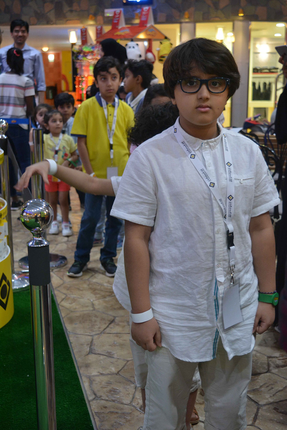 أبناء موظفي البنك يجهزون هدايا العيد في مدينة مينوبوليس لأبناء جمعية  - إنسان