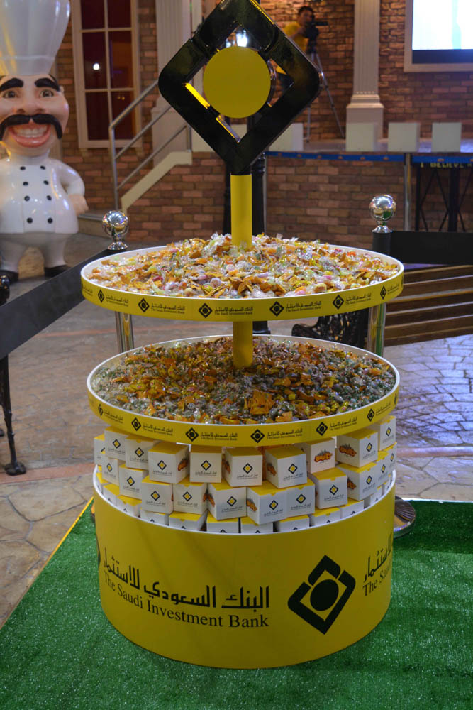 SAIB staff children prepare Eid gifts at Minopolis City for children of (Ensan) charity